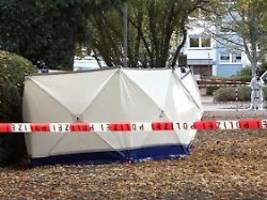 Täter auf der Flucht: Maskierter ersticht Frau in Bremen - Kind verletzt