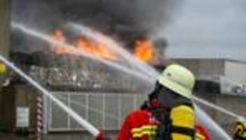 brände: sortieranlage in brand – ermittlungen zur ursache laufen
