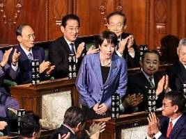 Parlament ist sich schnell einig: Japan wählt erstmals eine Frau zur Regierungschefin