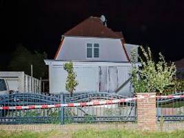 schwere schäden: frau stirbt nach verpuffung in berliner einfamilienhaus