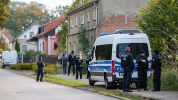 grundstück gehört oma des schwagers: warum es nun durchsucht wurde