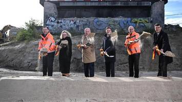 Kann Berlin Brücke? Spatenstich für A100--Projekt