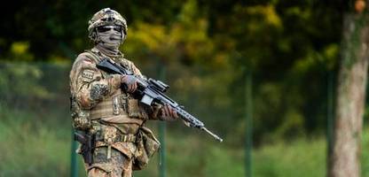 bundeswehrübung in erding: polizei schießt soldaten an