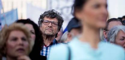 sahra wagenknecht: diether dehm verklagt wagenknecht wegen ehrenrühriger aussage