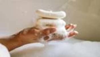 Care-Arbeit: Ich tue so, als müsste ich arbeiten und lege mich in die Badewanne