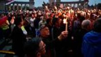 ungarn: zehntausende nehmen an oppositionellem protest in budapest teil