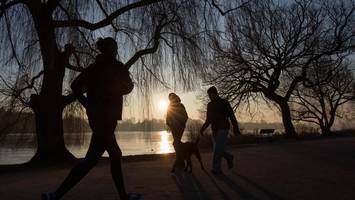 Weg an der Alster wieder stockdunkel – wo bleiben die neuen Lampen?