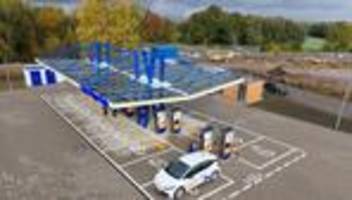 E-Mobilität: EnBW eröffnet Schnellladestandort mit Photovoltaik-Park