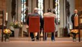 nicht genügend stimmen: kirche lehnt trauung homosexueller paare knapp ab
