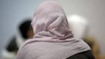 staatsdienst und religion: kopftuch und co. – was in öffentlichen Ämtern erlaubt ist