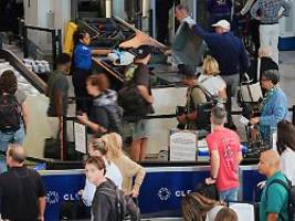 Störungen und Annullierungen: US-Haushaltsstreit droht Flugverkehr zu lähmen
