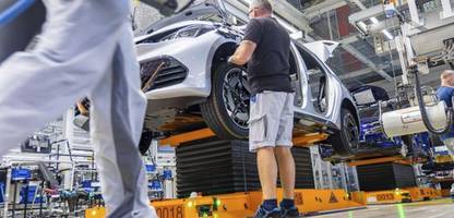 Autoindustrie: Gewerkschafter warnen vor Kurzarbeit wegen Chipkrise