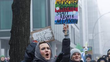 Hamburgs Töchter demonstrieren gegen „Stadtbild“-Aussage von Merz