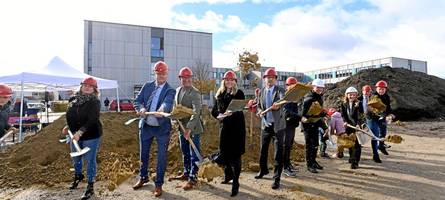 auf ein ende des „sport-tourismus“: bischof-ulrich-schulen bekommen doppelturnhalle