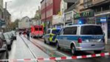 Fahndung nach möglichem Täter: Zwei Verletzte in Essen – Mordkommission ermittelt