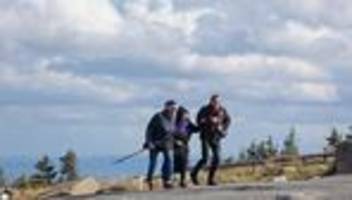 wetter: heftiger wind und orkanböen in sachsen-anhalt