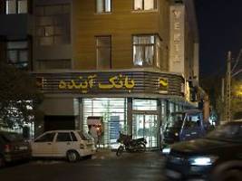 Milliardenschwere Verluste: Bedeutende iranische Privatbank Ayandeh geht pleite