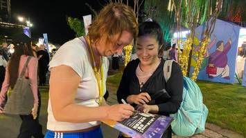 schauspielhaus in china: „wenn wir keine brücken bauen, wer dann?“