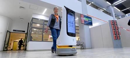 roboter in der pflege: augsburg sollte mehr japan wagen