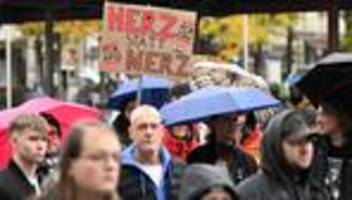 debatte geht weiter: stadtbild-demos in nrw - auch in merz' heimat