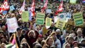 vor parlamentswahl: zehntausende nehmen am klimaprotest in den niederlanden teil