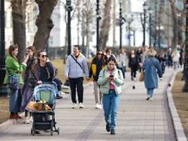 Kreml gegen Abtreibungen: Russische Regionen sollen schwangeren Schülerinnen Prämie zahlen