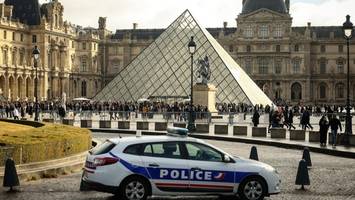 Rätsel um Louvre-Raub: Zwei Täter gefasst, aber Staatsanwältin verärgert