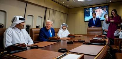 Donald Trump lobt den Emir von Katar, im TV läuft Kampfsport