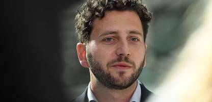 Grünenchef Banaszak sieht »Angsträume«