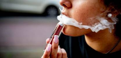 E-Zigaretten mit Geschmack: Immer mehr Jugendliche vapen, Experten schlagen Alarm