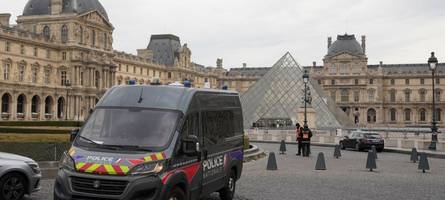 Zwei Tatverdächtige nach Juwelen-Raub aus Louvre festgenommen