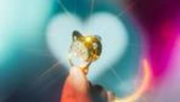 Familie und Vermögen: Warum es sich finanziell lohnt, später Kinder zu bekommen