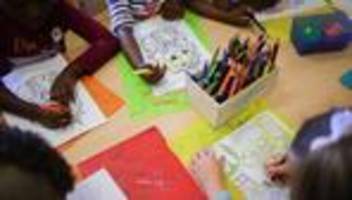 statistik: 61 prozent der kinder sind länger als sieben stunden in kita