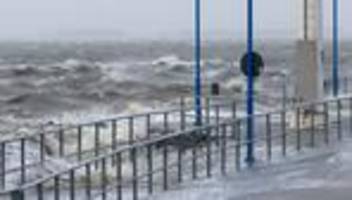 Wetteraussichten: Stürmischer, nasser Wochenstart im Norden