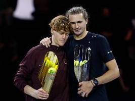 weltklasse-leistung reicht nicht: zverev scherzt mit derben worten: jannik, du gehst uns auf den sack