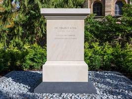 nach jahrelangen debatten in speyer: grabstein für helmut kohl