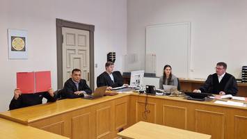 Frau lässt ihren Freund in Klinik allein – da setzt es harte Schläge