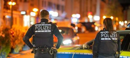 täter nach mutmaßlichem messerangriff in stuttgart auf der flucht
