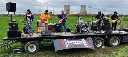 rockkonzert vor kurioser kulisse: wie es zu dem „kühlturm-gig“ in gundremmingen kam