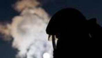 Feuer: Feuer in Paketzentrum – Ursache noch unklar