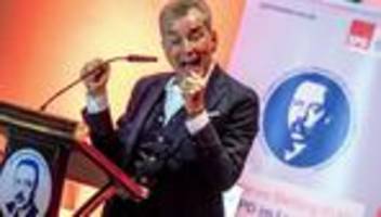 Michel Friedman in Mecklenburg: Michel Friedman ruft zu Verteidigung der Demokratie auf