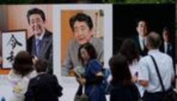 Prozessauftakt: Attentäter von Japans Ex-Premier Abe bekennt sich schuldig