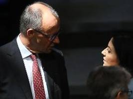 Ökonomen fordern echte reformen: der regierung fehlt eine strategie für wirtschaftswachstum