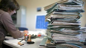 Viele junge Leute flüchten aus Berlins Behörden