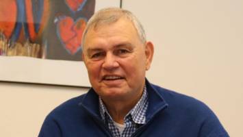 umstrittene entscheidung: ex-bürgermeister soll ehrenbürger werden