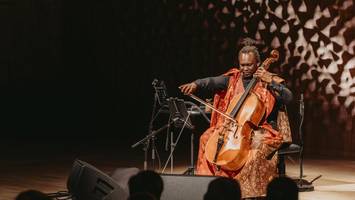 Elbphilharmonie: Abel Selaocoe musiziert mit der Seele der Menschen