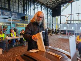 Neuwahl in den Niederlanden: Linksliberale Demokraten laut ersten Prognosen knapp vor Wilders