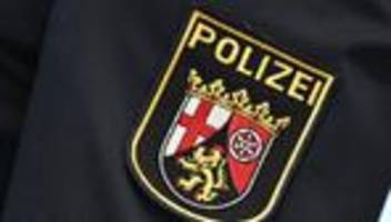 gewalttat: frau sticht im streit mann mit küchenmesser nieder