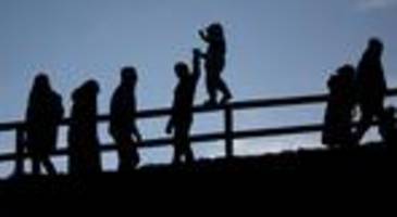 integration: kinder von eingewanderten unzufriedener als ihre eltern