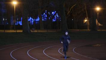 Als Frau im Dunkeln laufen? Diese Tipps helfen